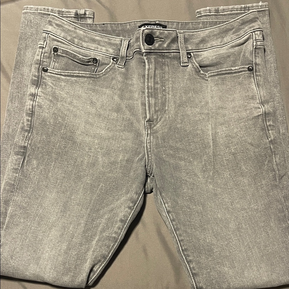 Men express super skinny jeans
